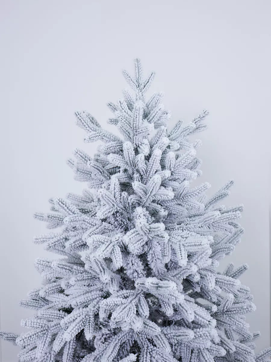 Sapin de Noël Versailles enneigé